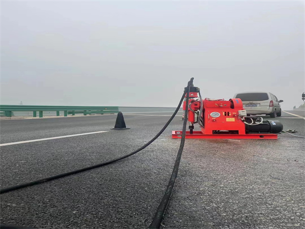 宁南马路路基路面开裂下沉注浆加固灌浆